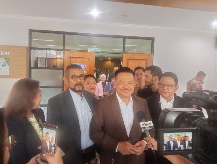 otto-hasibuan-usai-sidang-pembacaan-putusan-dismissal-gugatan-dugaan-dinasti-politik.jpg