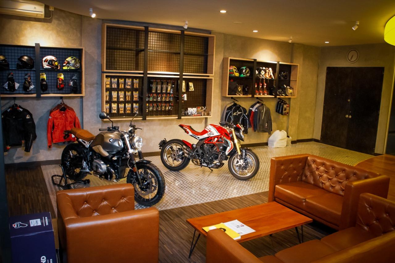 Jadi Pop Up Store Ducati, Seimos Moto Buka Outlet #1 Berkonsep One Stop Shopping di Bandung