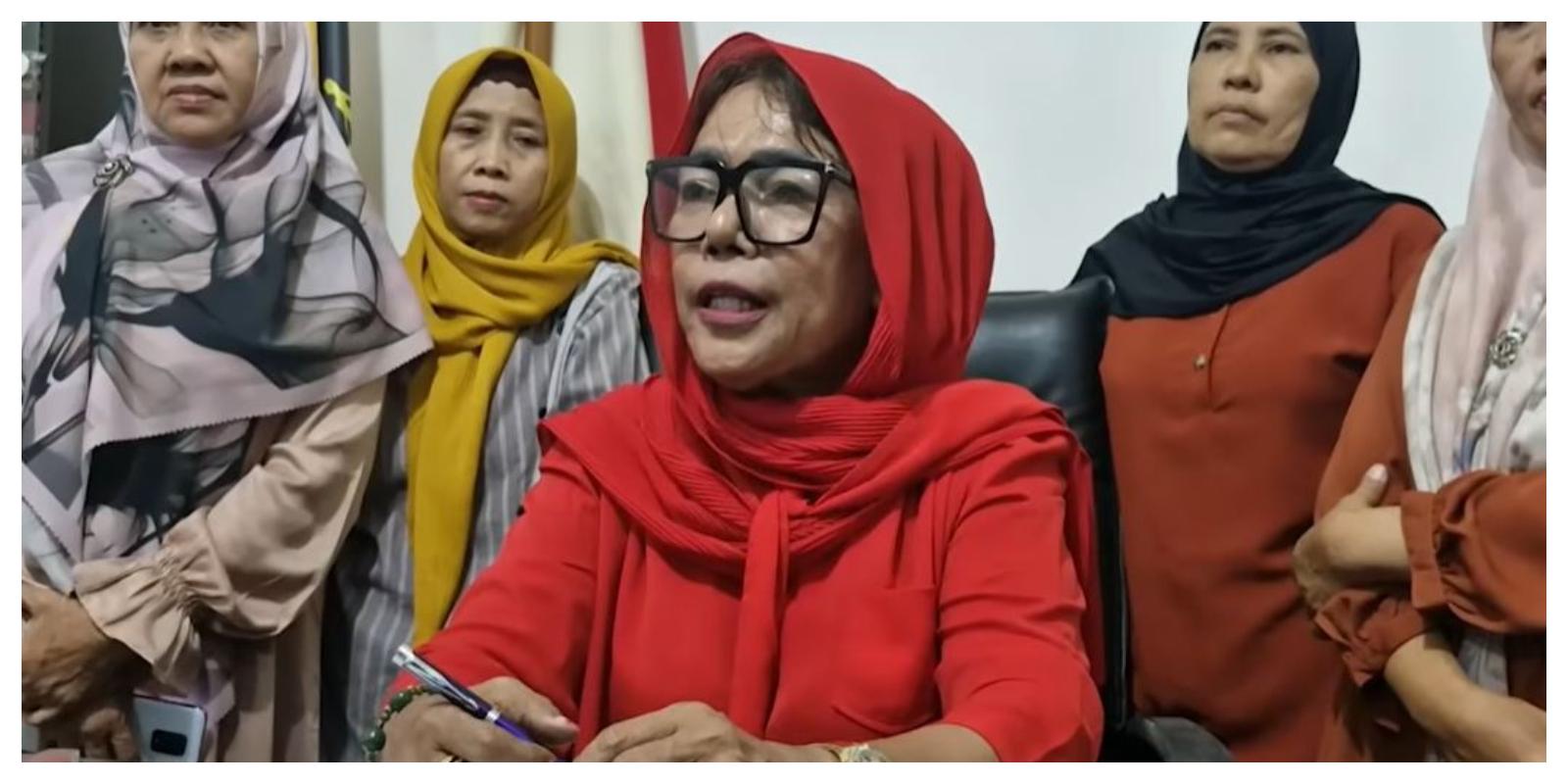 Viral Soal Demo Pakai Dalaman, Emak-emak Pendukung Jokowi: Spontanitas Saya, Biar Dapat Perhatian