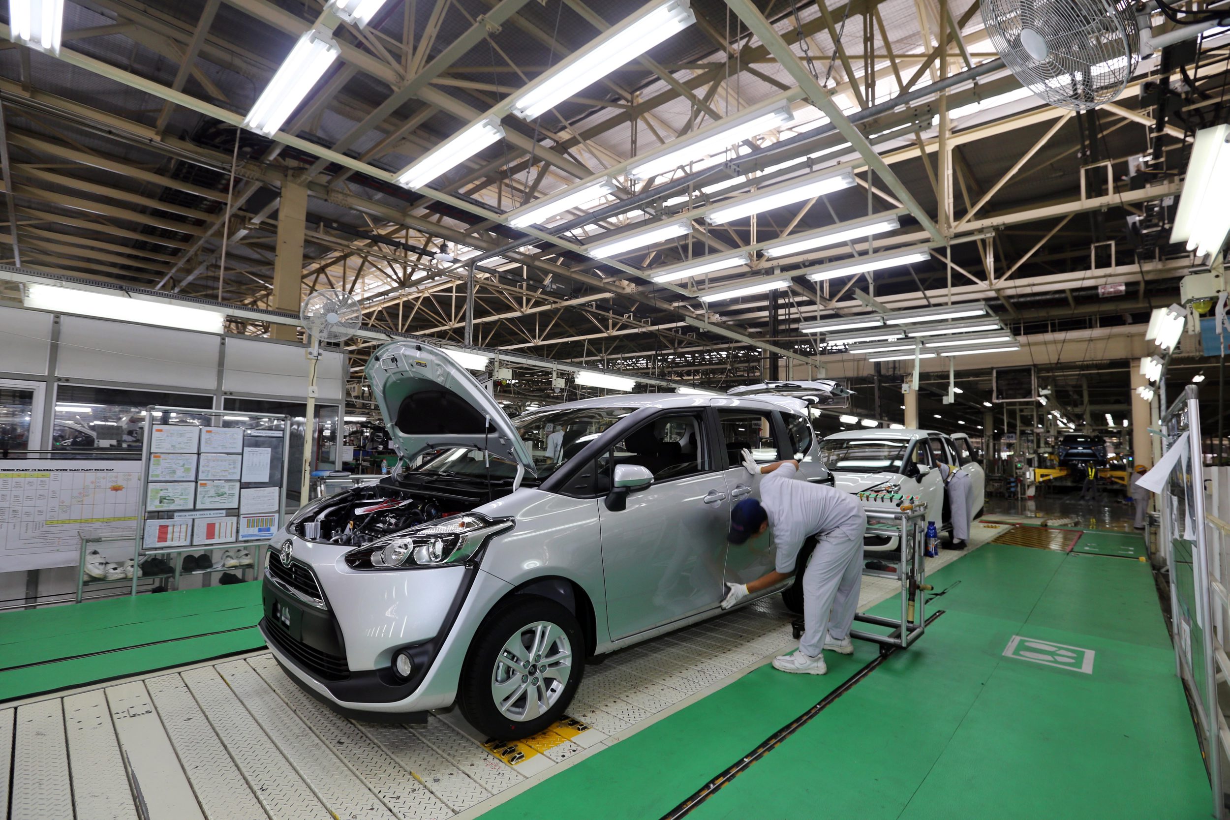 pabrik-toyota-all-new-sienta-krawang-jabar_20160728_111859.jpg