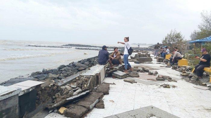 Potensi Gelombang Tinggi BMKG 18-21 Desember 2025, Potensi Gelombang Setinggi 4 Meter