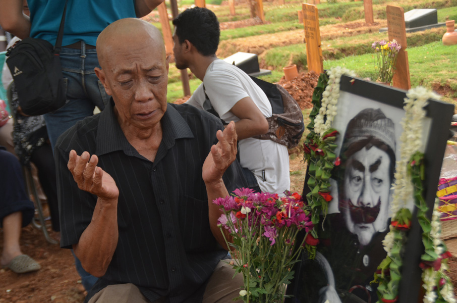 pak-raden-dimakamkan_20151031_153921.jpg