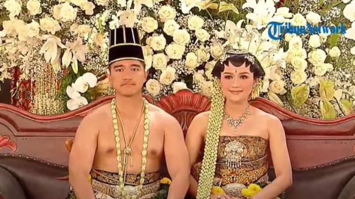 pakaian-basahan-yang-digunakan-kaesang-dan-erina-gudono-di-acara-ngunduh-mantu.jpg