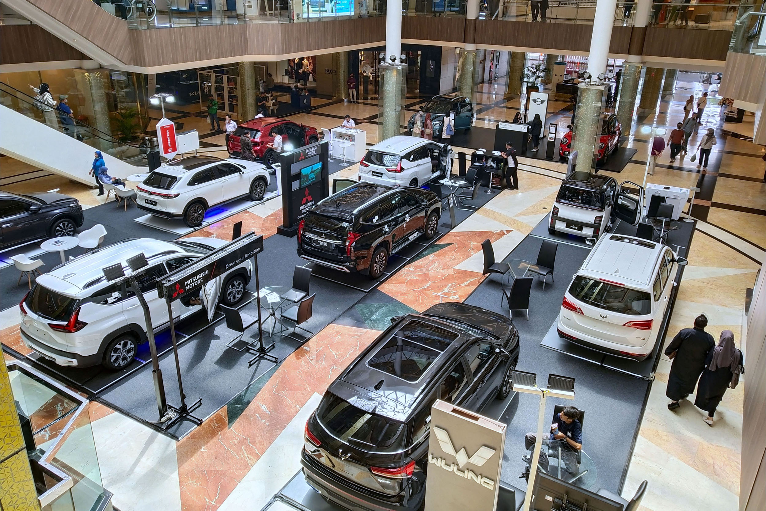 pameran-mobil-di-tsm-bandung_20230212_052947.jpg