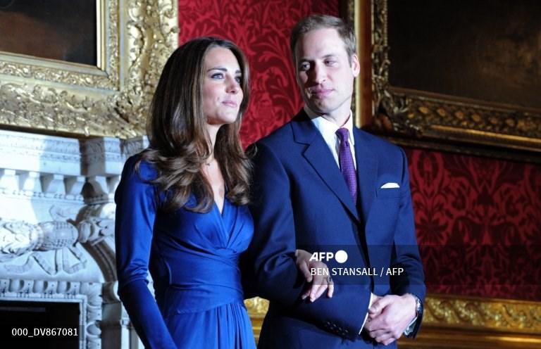 pangeran-william-dan-kate-middleton-berpose-untuk-fotografer.jpg