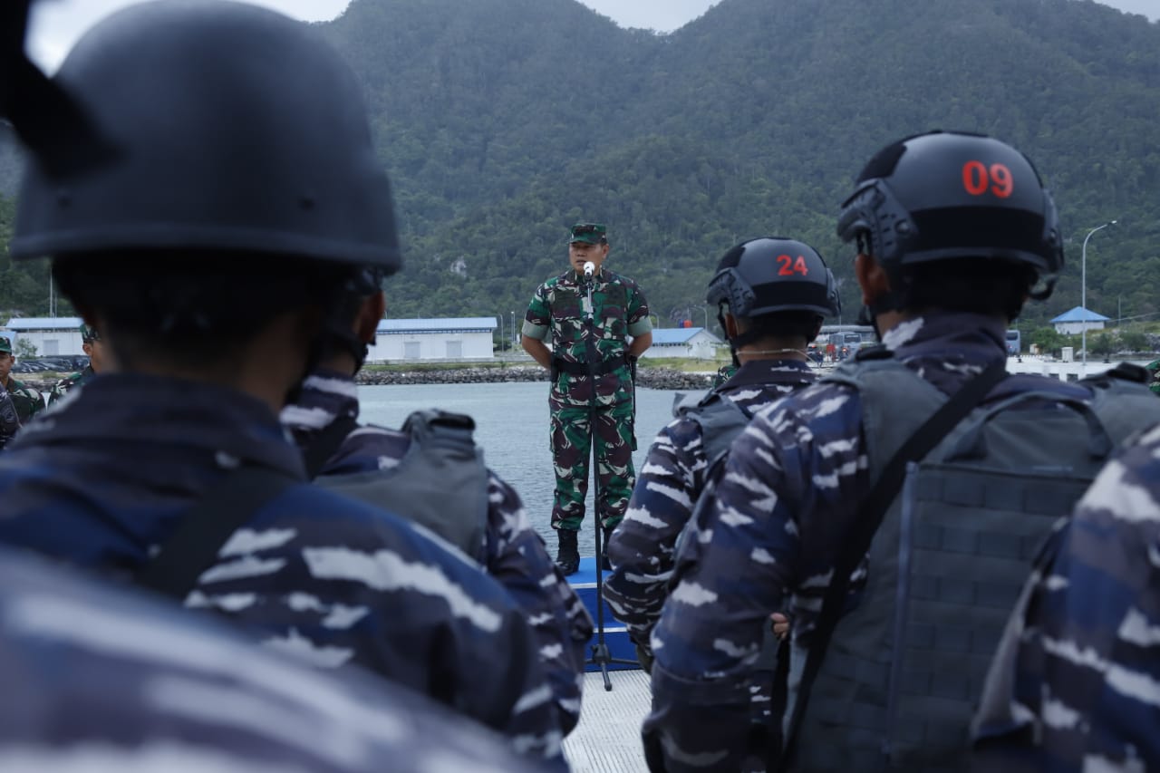 pangkogabwilhan-i-pimpin-apel-gelar-pasukan-pengamanan-laut-natu_20200104_112113.jpg