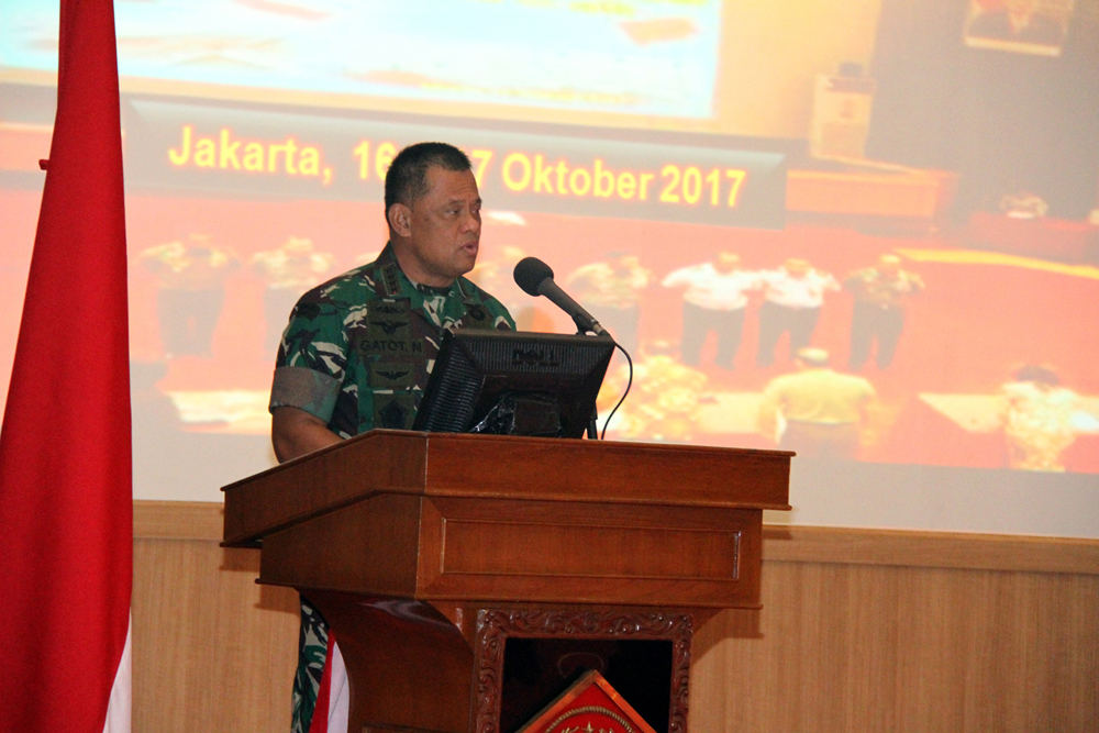 panglima-tni-beri-pembekalan-pengadaan-barang-tni_20171016_142634.jpg