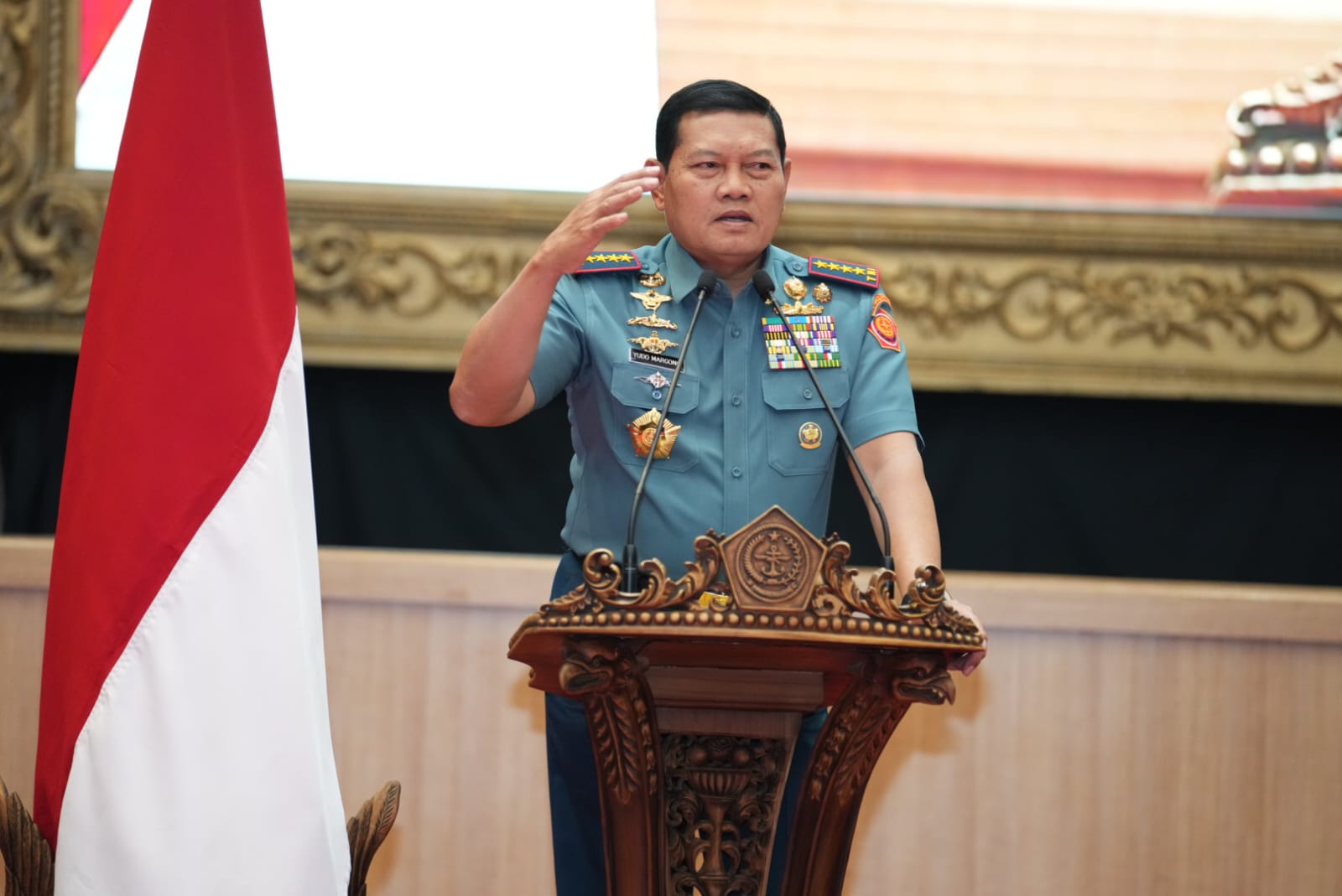 panglima-tni-beri-pengarahan-kepada-aparat-penegak-hukum-di-ling_20230504_160408.jpg