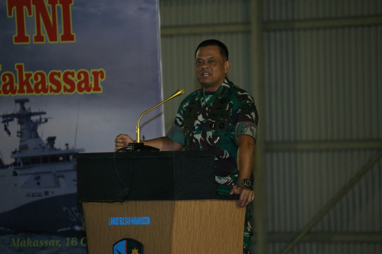 panglima-tni-bertemu-prajurit-di-makassar_20171017_123017.jpg
