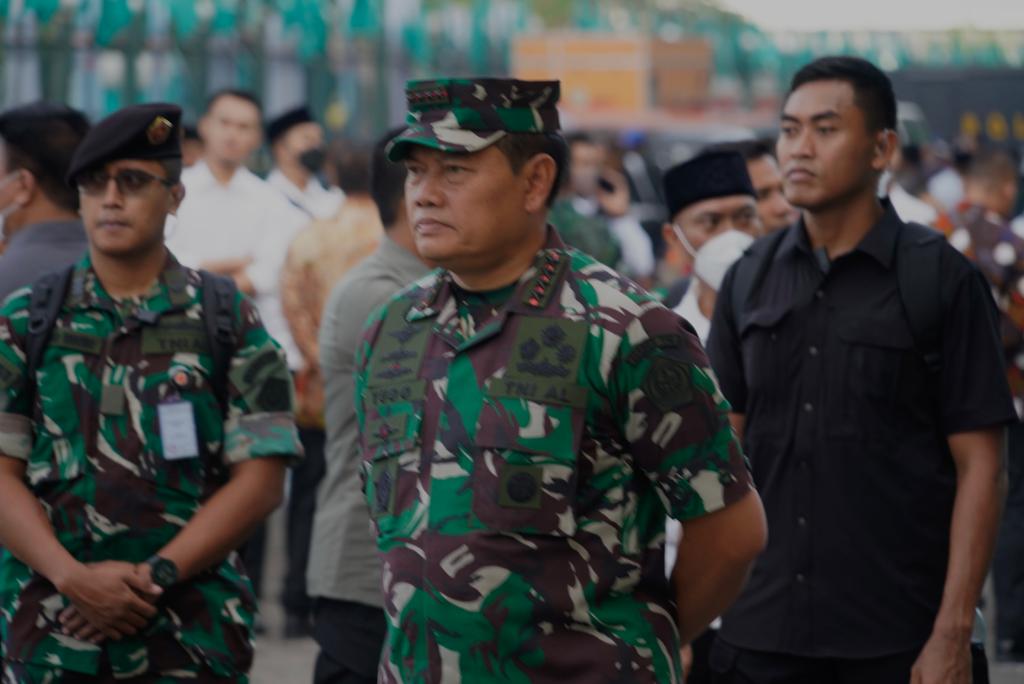 panglima-tni-hadiri-peringatan-1-abad-nu_20230207_224921.jpg