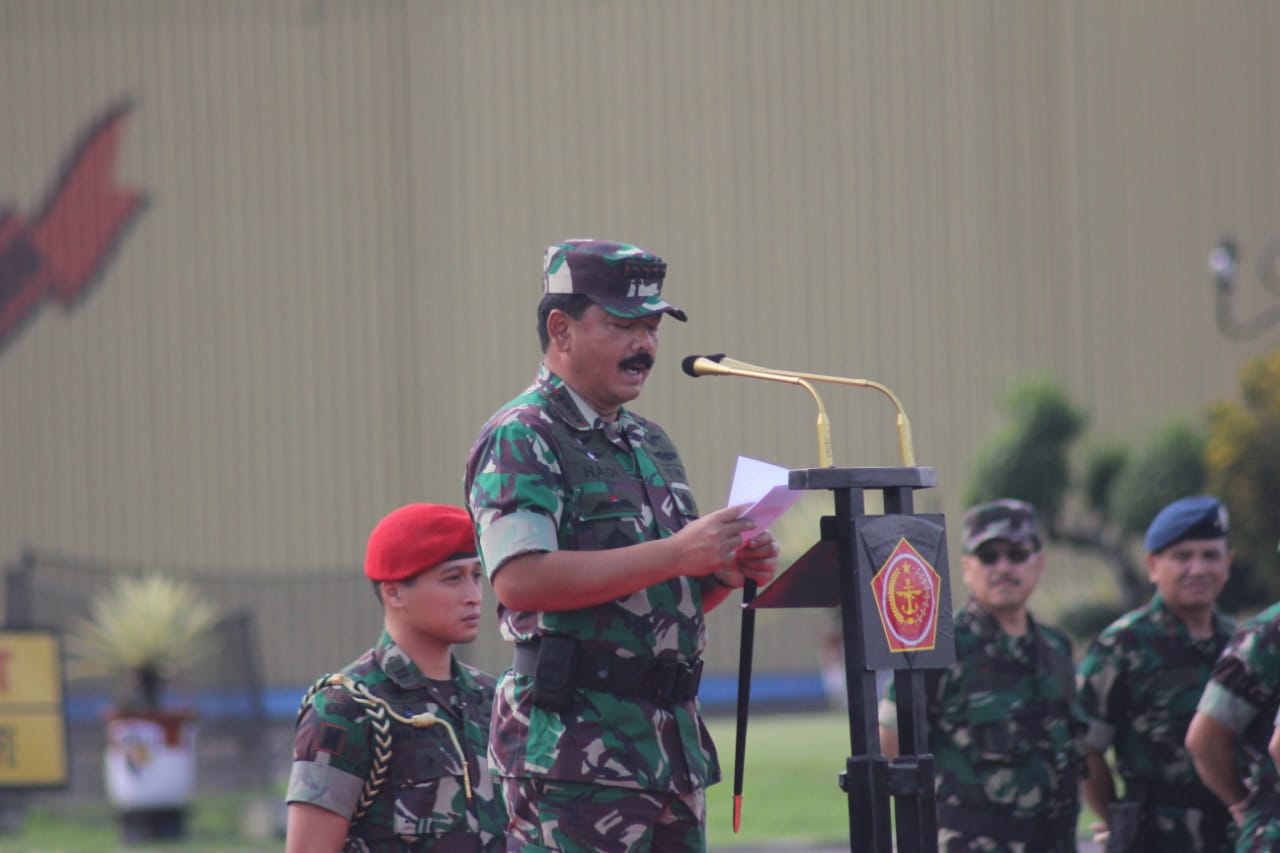 panglima-tni-pimpin-apel-pprc-tni_20190504_095152.jpg