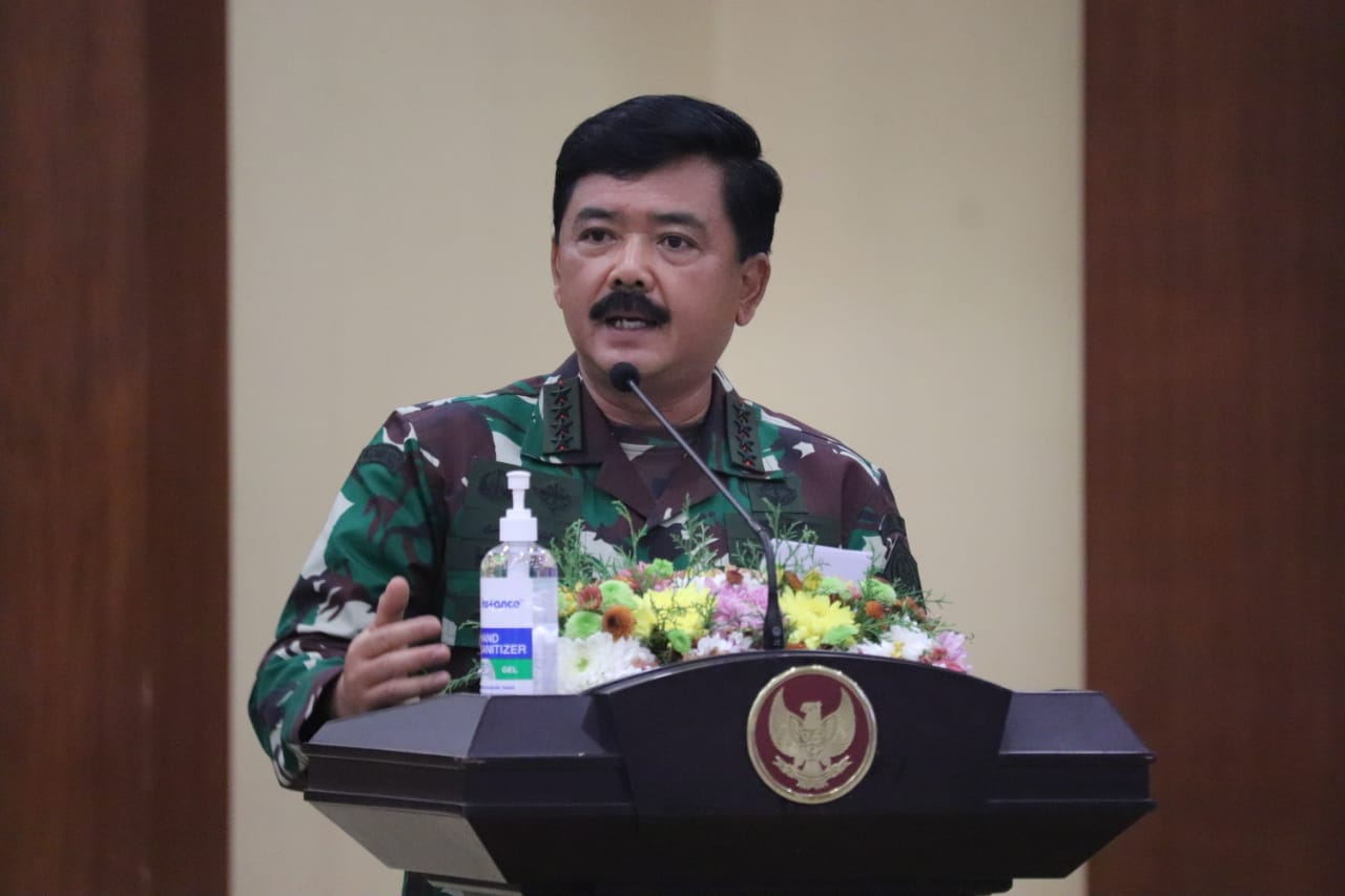 panglima-tni-pimpin-rapat-gugus-tugas-covid-19-di-kalimantan-sel_20200724_155606.jpg