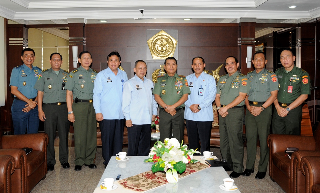 panglima-tni-terima-dirjen-pemasyarakatan-kemenkumham-ri_20141204_171712.jpg