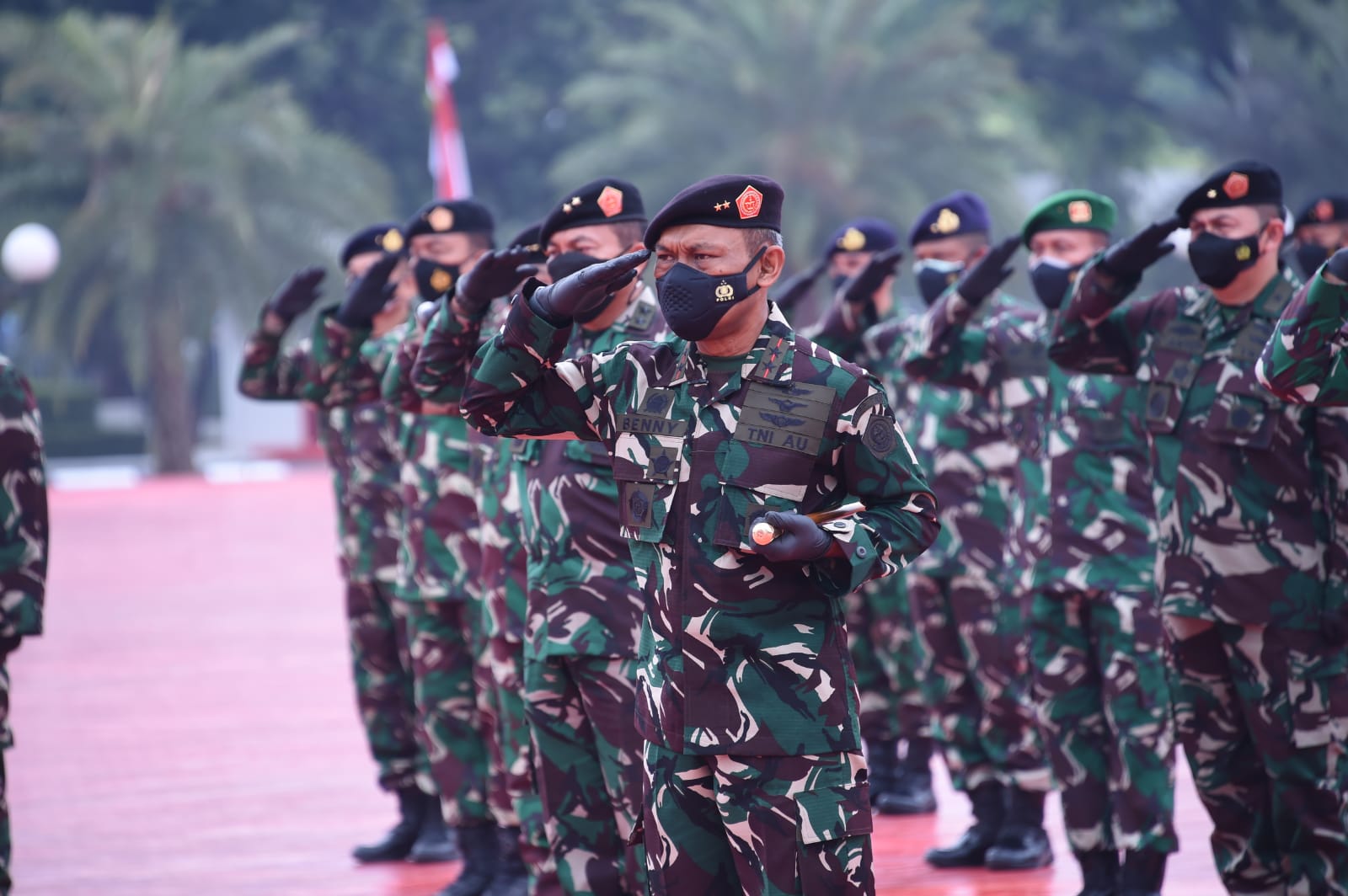 panglima-tni-terima-laporan-korps-kenaikan-pangkat-52-pati-tni_20210813_180931.jpg
