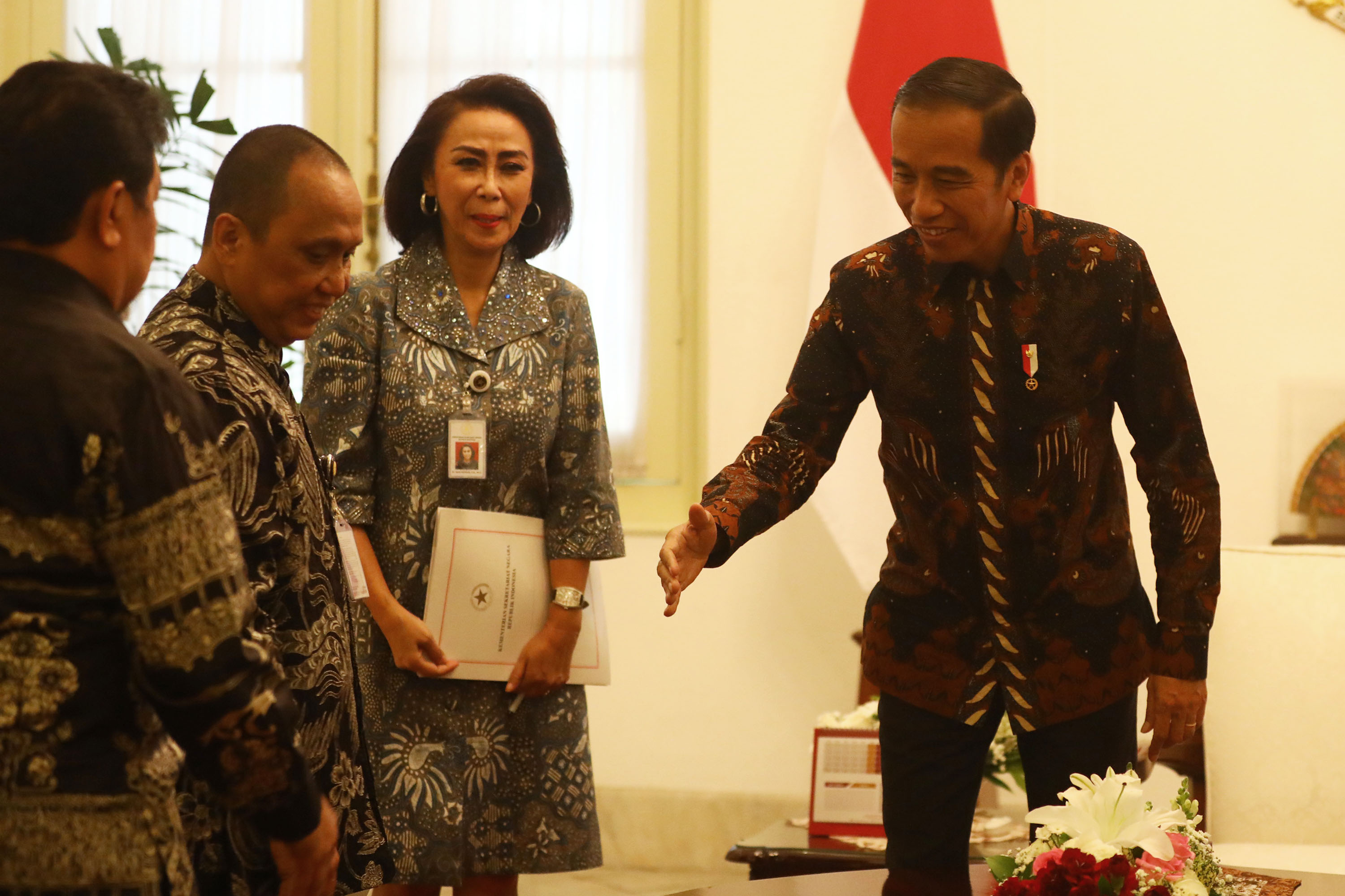 pansel-serahkan-nama-capim-kpk-ke-presiden_20190902_182639.jpg
