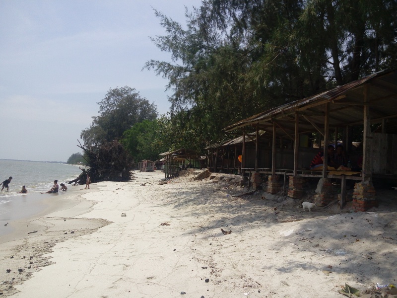 pantai-gudang-garam_20151104_192339.jpg