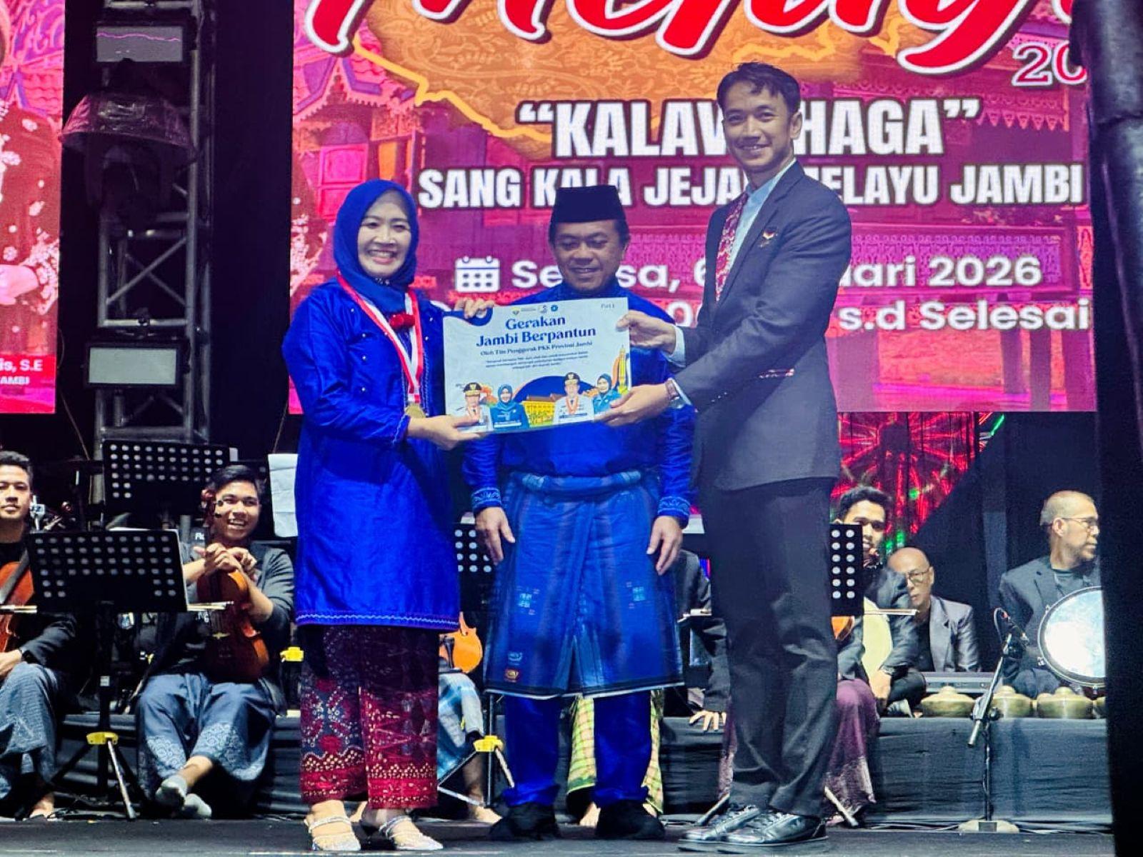 Dari Tradisi Lisan ke Rekor Nasional: 104.005 Pantun Jambi Dibukukan  