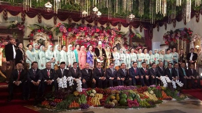 para-menteri-di-pernikahan-kahiyang-bobby_20171110_130427.jpg