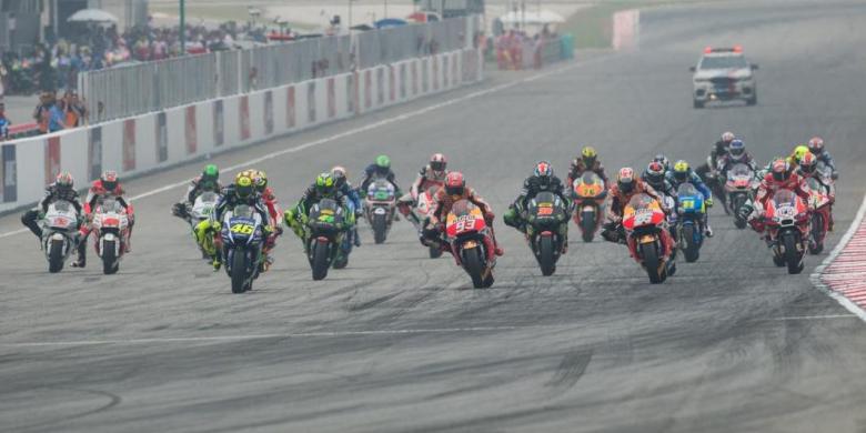 para-pebalap-motogp-melakukan-start_20151106_192351.jpg