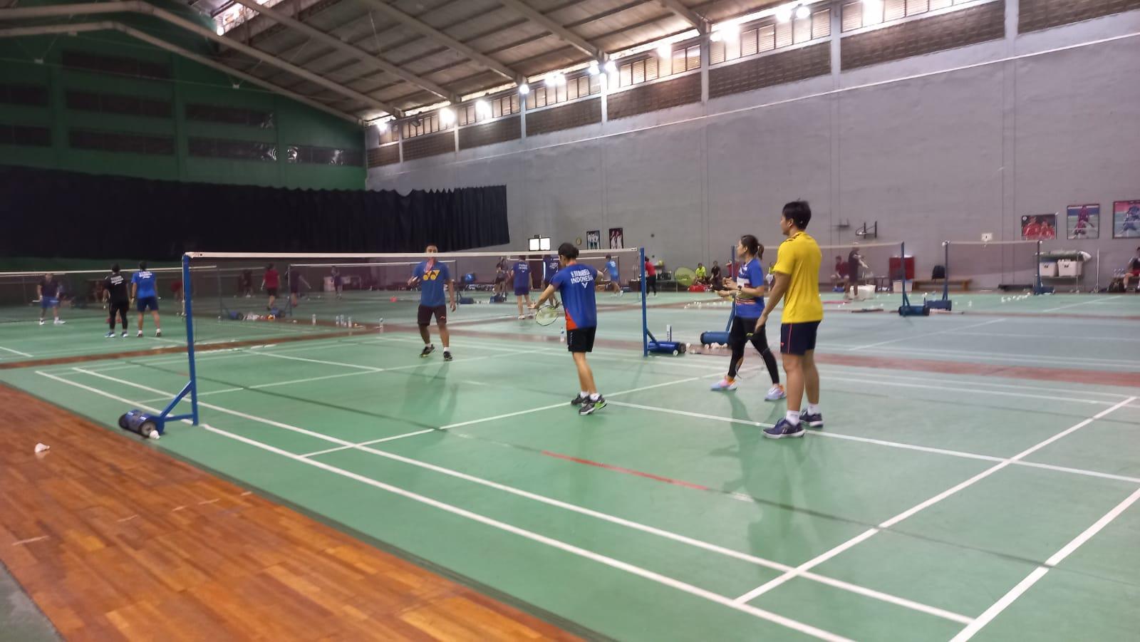para-pebulutangkis-indonesia-saat-menjalani-latihan-di-pelatnas-pbsi-cipayung.jpg