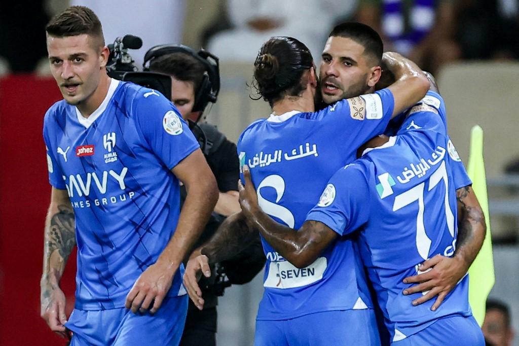 para-pemain-hilal-merayakannya-bersama-penyerang-serbia-aleksandar-mitrovic.jpg