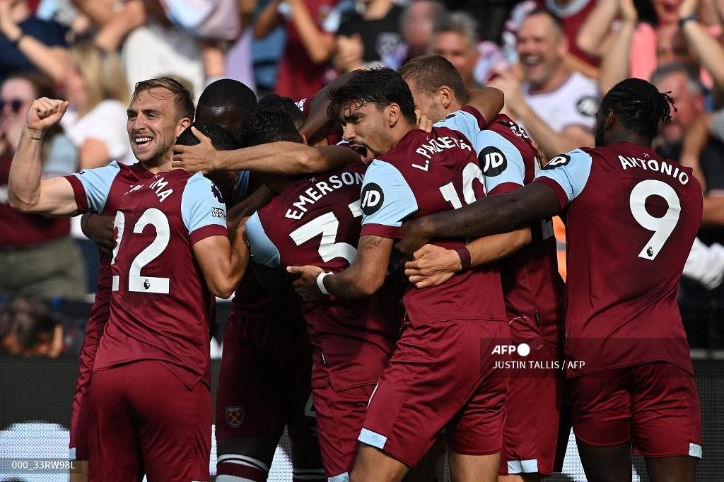 para-pemain-west-ham-merayakan-gol-pembuka-lawan-brighton.jpg