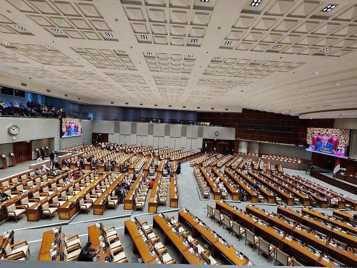 Tak Serukan Hak Angket di Paripurna DPR, NasDem Diprediksi Gabung Koalisi Prabowo, Ini Kata Pengamat