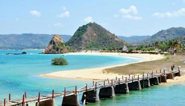 pariwisata-mandalika-lombok_20170226_234546.jpg