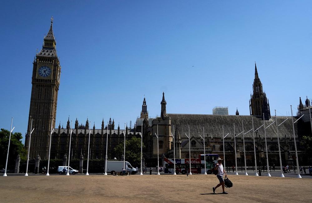 parliament-square-dekat-menara-elizabeth.jpg