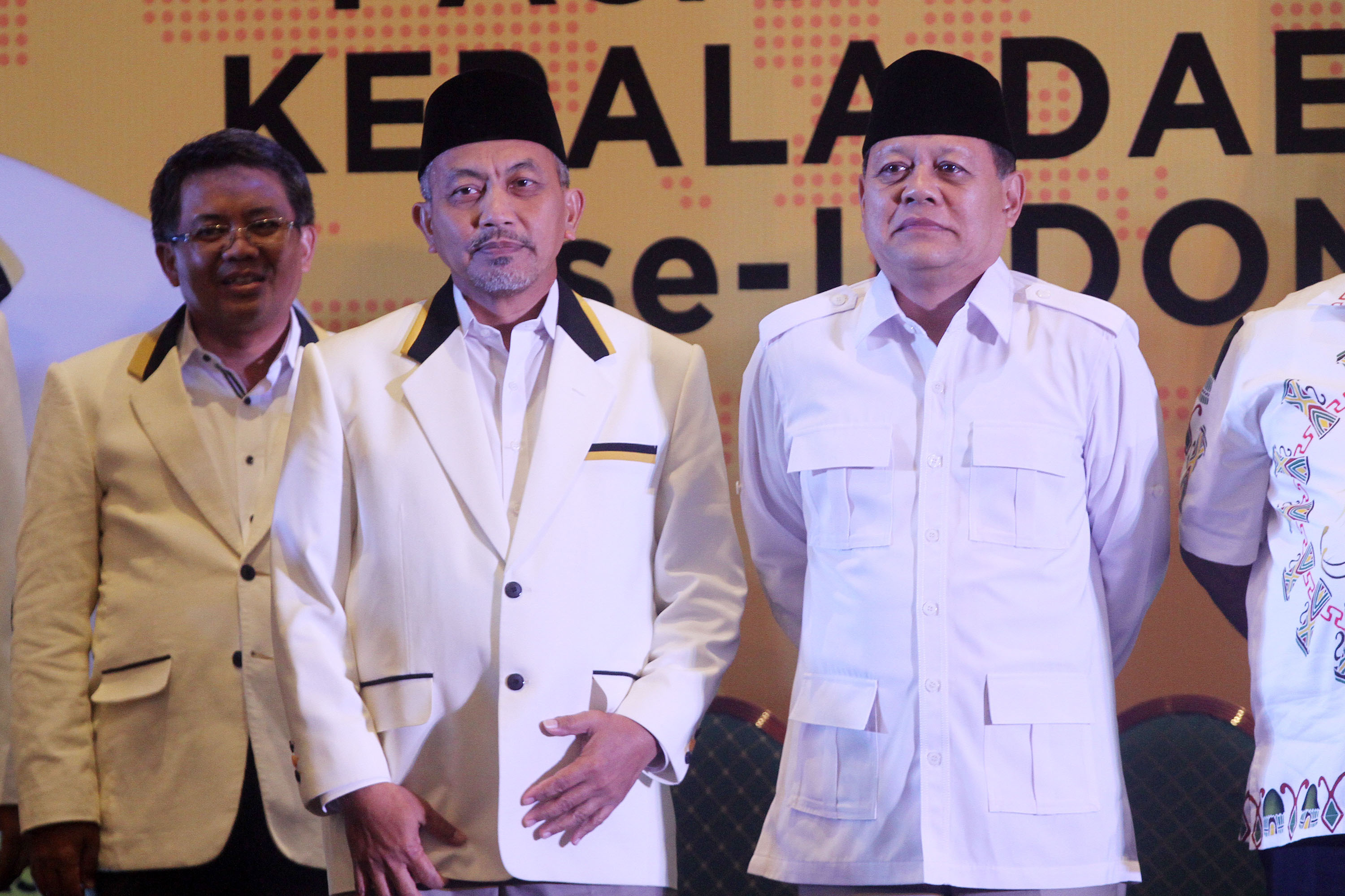 pasangan-bakal-calon-gubernur-jabar-dari-pks_20180104_212513.jpg