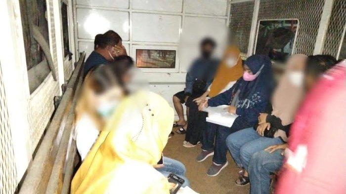 pasangan-suami-istri-terjaring-razia-di-makassar.jpg
