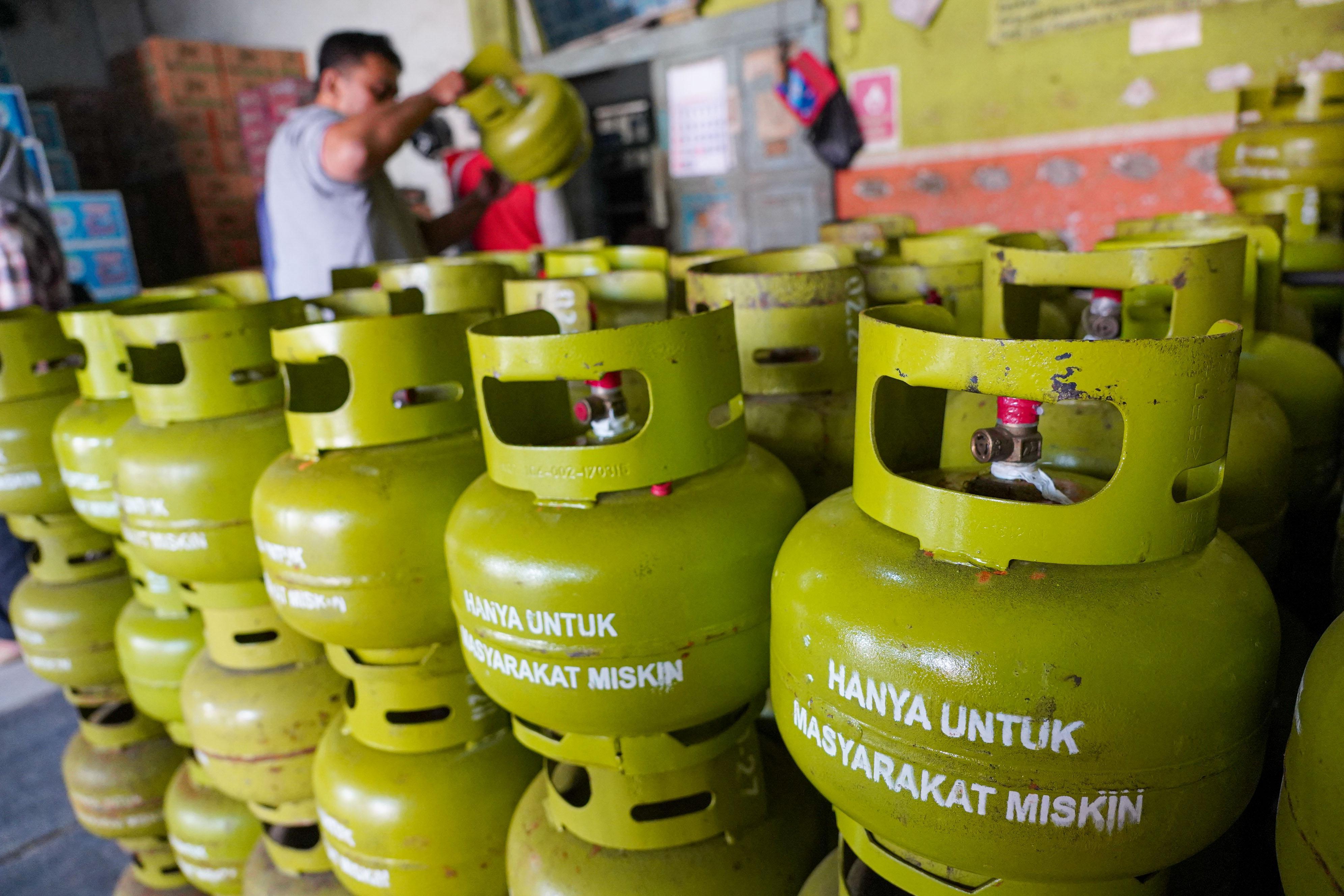 Inkonsistensi Aturan Penjualan Elpiji 3 Kg Memakan Korban Tewas, Antrean Mengular