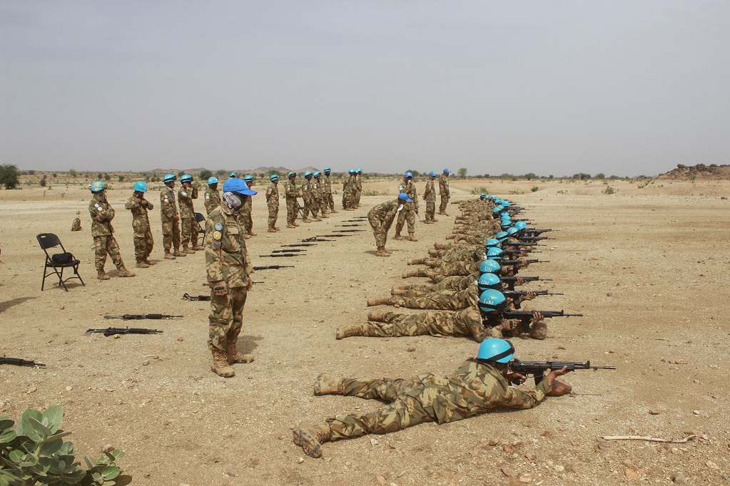 pasukan-garuda-laksanakan-latihan-menembak-di-sudan_20170613_134203.jpg