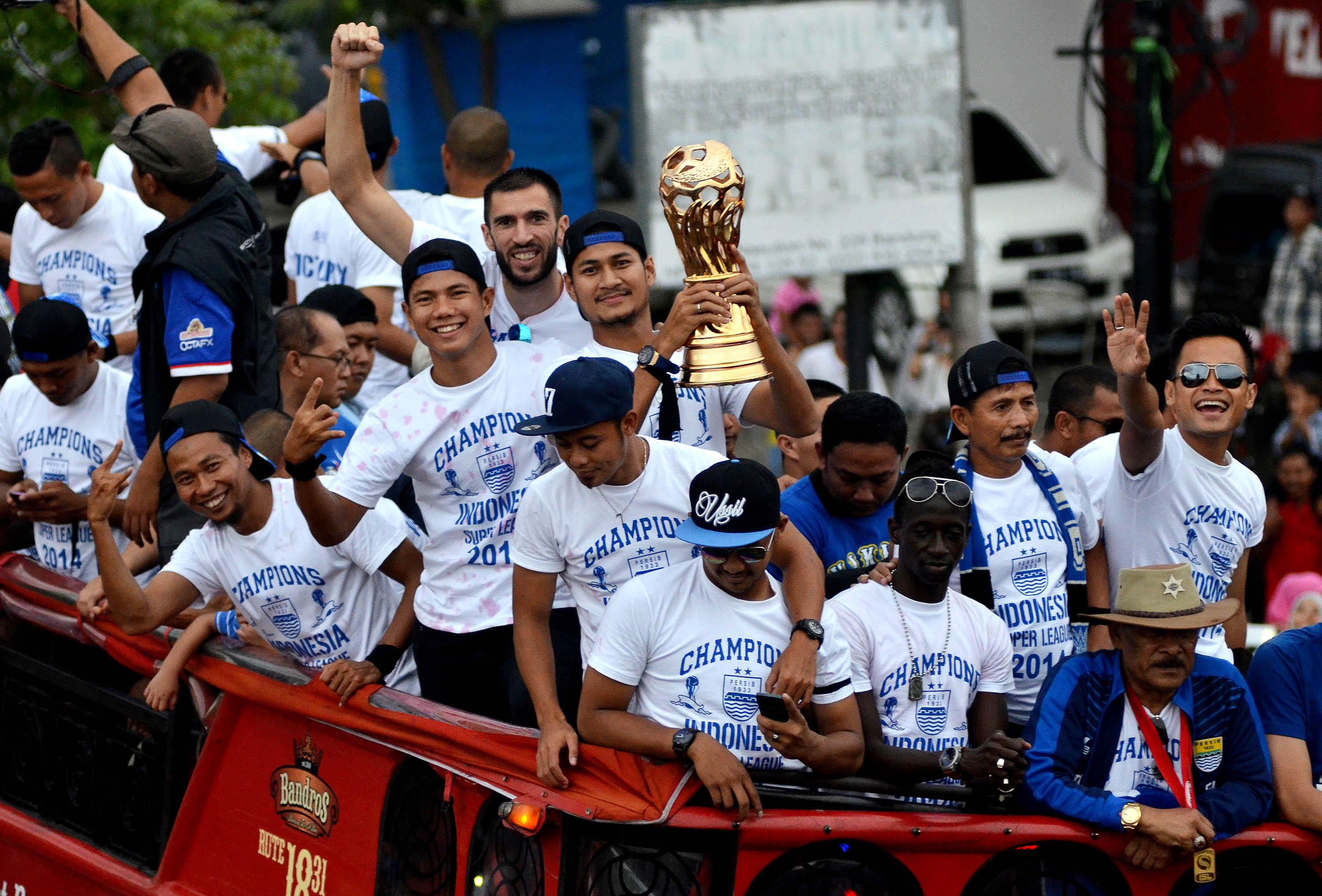 pawai-piala-liga-super-2014_20141109_214052.jpg