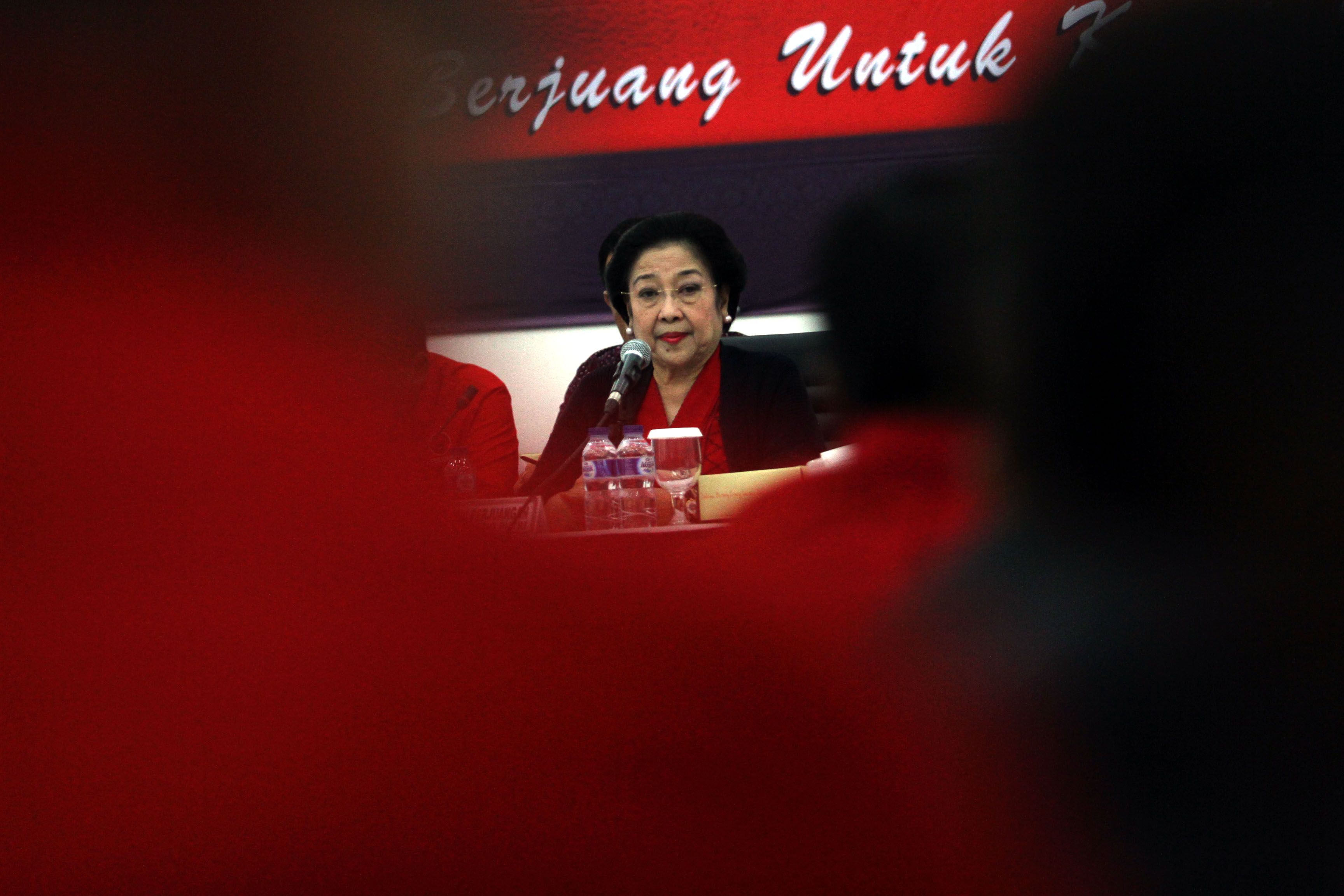 pdi-perjuangan-rapat-pilkada-dki-putaran-ke-ii_20170221_192757.jpg