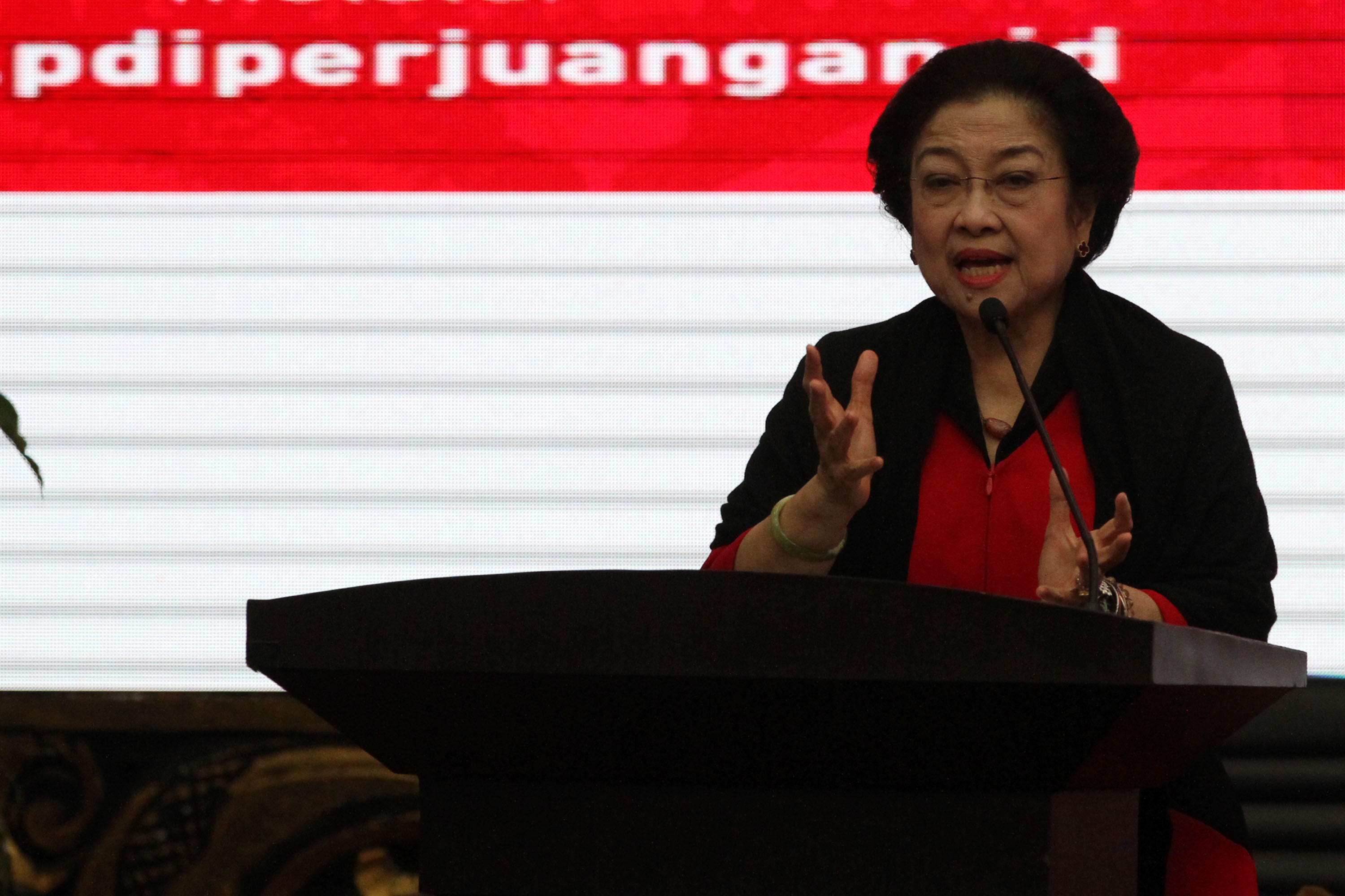 pdip-umumkan-bakal-cagub-cagawub-empat-provinsi_20171217_194515.jpg