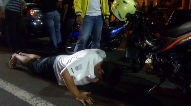 pebalap-liar-di-jalan-pahlawan-dihukum-push-up_20161009_150239.jpg