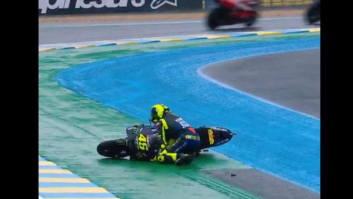 pebalap-monster-energy-yamaha-valentino-rossi-jatuh-sirkuit-le-mans.jpg