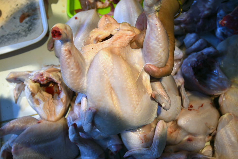pedagang-ayam-potong-pasar-oro-oro-dowo-malang_20230519_154944.jpg