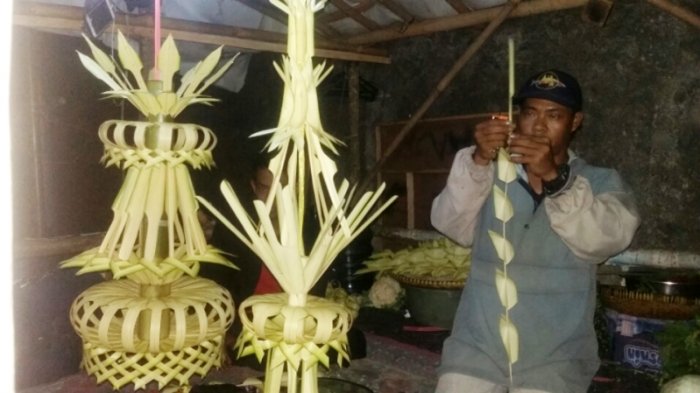 pedagang-janur-kuning_20180114_190956.jpg