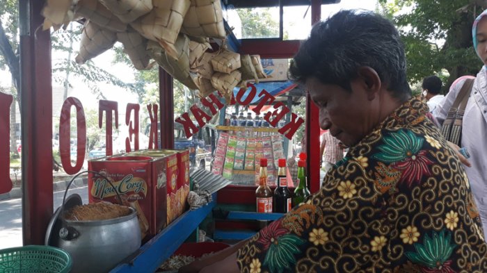 pedagang-ketoprak_20180404_144802.jpg