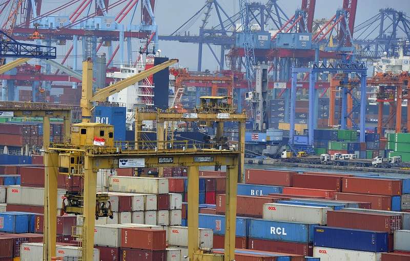 pelabuhan-tanjung-priok-jakarta_20161107_150110.jpg