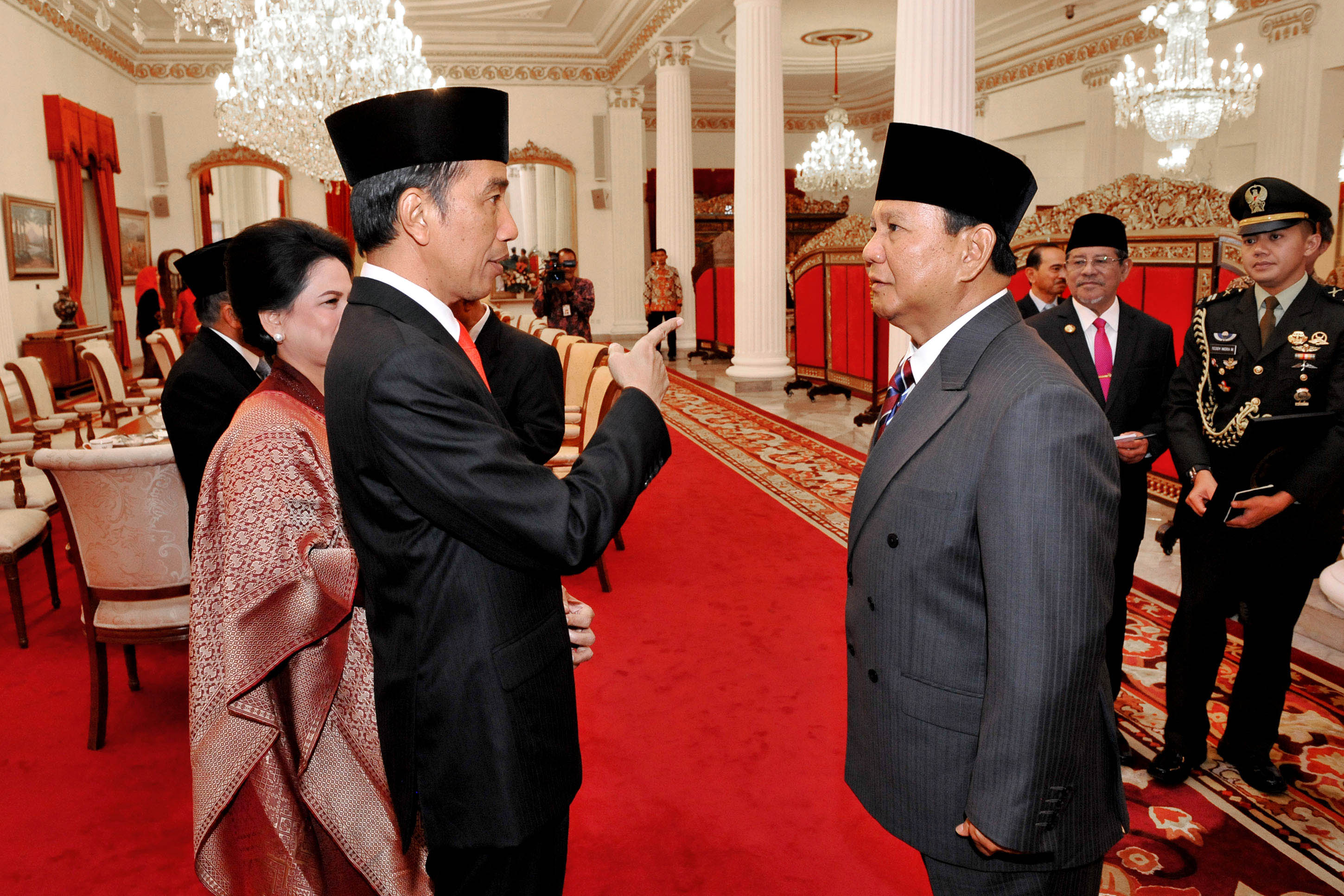 pelantikan-gubernur-dan-wakil-gubernur-dki-jakarta_20171016_191203.jpg