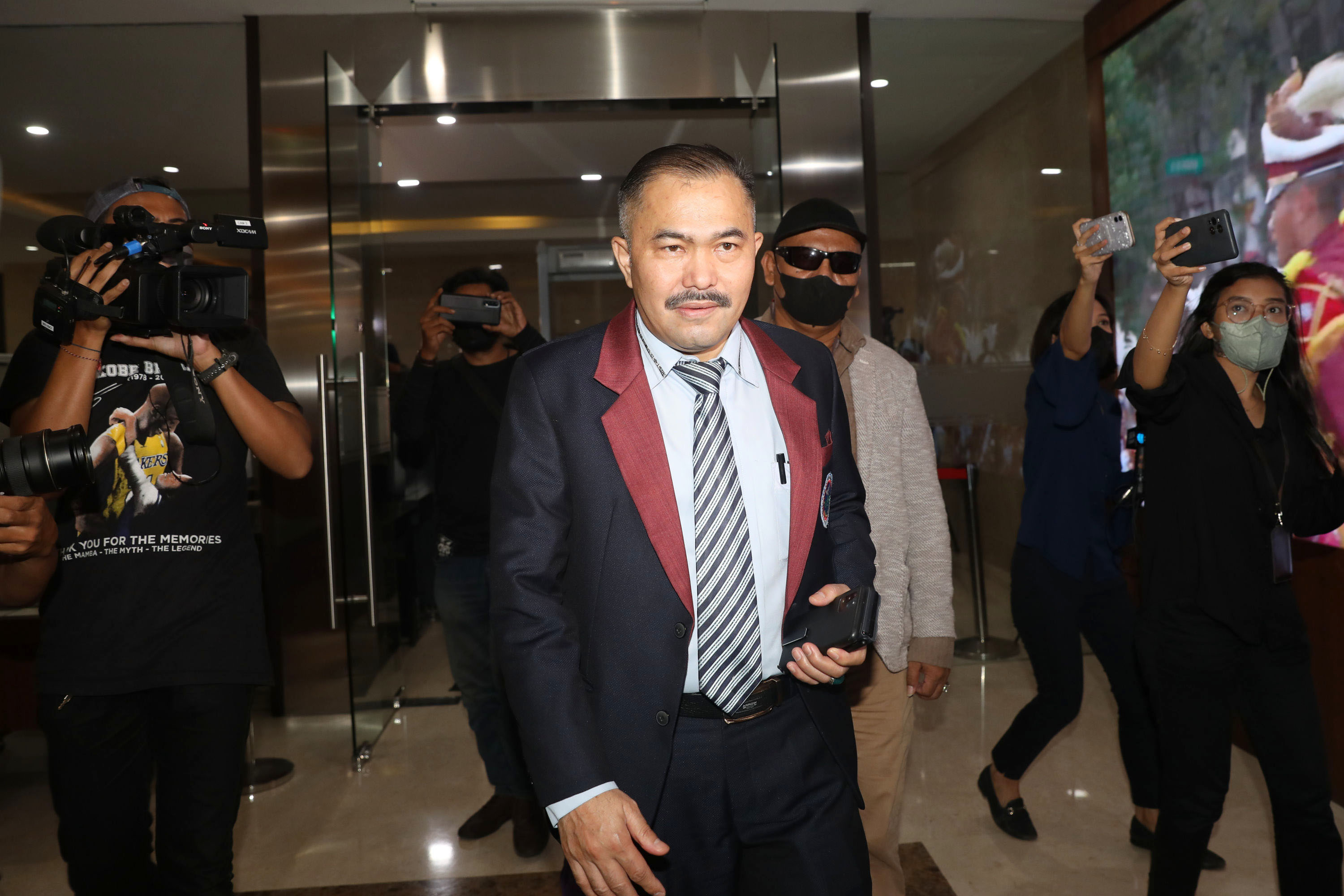 pelaporan-kasus-laporan-palsu-ferdy-sambo-dan-putri-candrawathi_20220826_183831.jpg