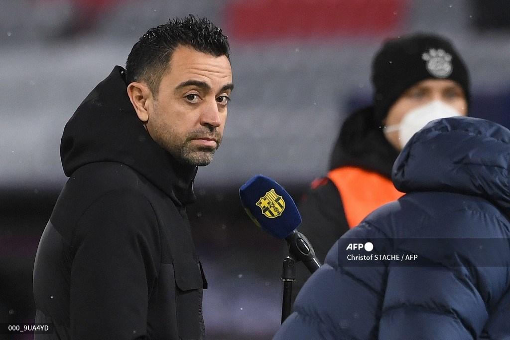 pelatih-barcelona-spanyol-xavi-memberikan-wawancara-sebelum-pertandingan.jpg