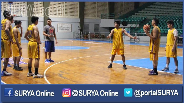 pelatih-cls-knight-surabaya-wahyu-widayat-jati_20170110_220959.jpg