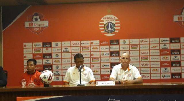 pelatih-dan-pemain-persija-jakarta-sergio-farias-dan-evan-dimas.jpg