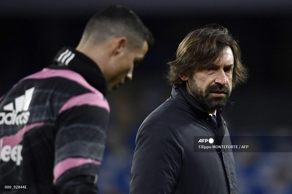 pelatih-juventus-asal-italia-andrea-pirlo-berbicara-dengan-cristiano-ronaldo.jpg