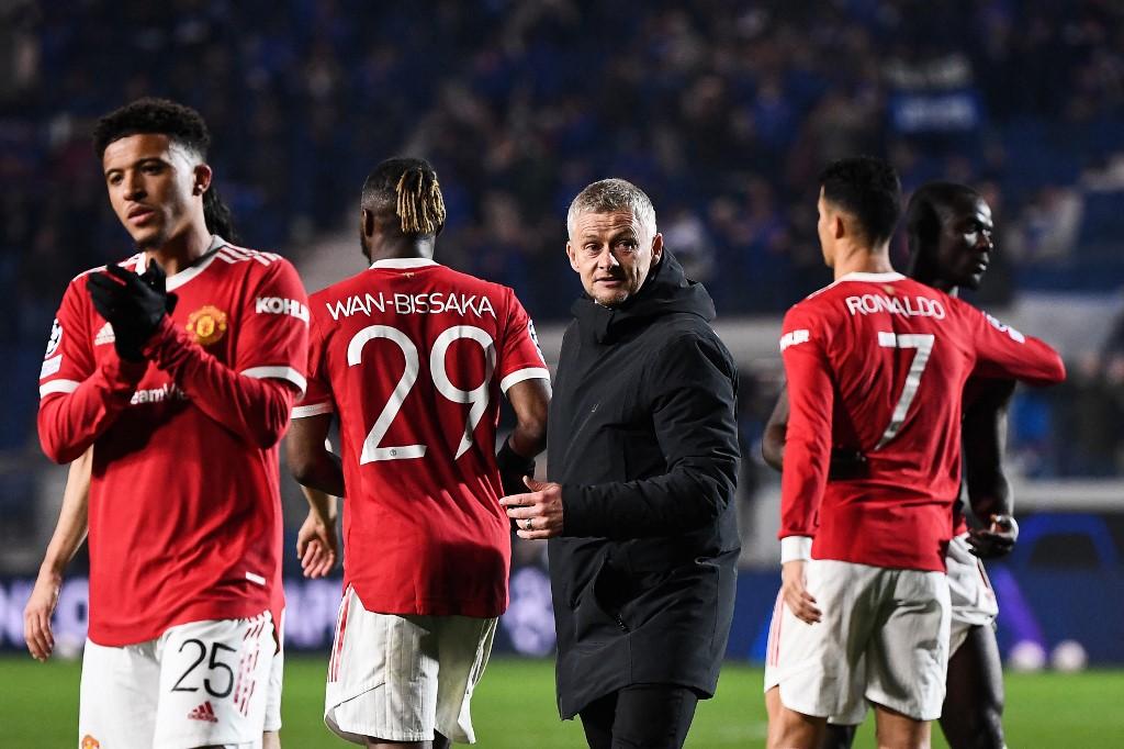 pelatih-manchester-united-norwegia-ole-gunnar-solskjaer-3l-menyapa-para-pemainnya.jpg