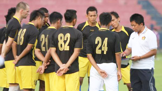 pelatih-persik-kediri-agus-yuwono_20150102_200828.jpg